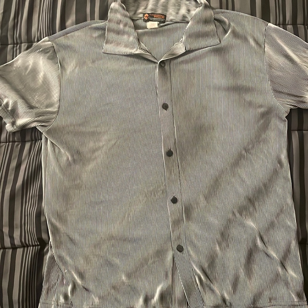 Vintage (90s) Men's Large, Dangerous Willie Black and Silver button up shirt.